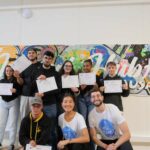 Climate Lab Team mit Lehrlingen die ein Zertifikat erhalten haben