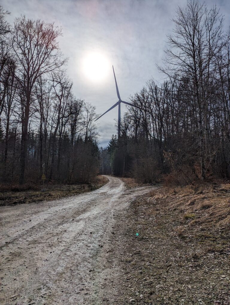 Bild eines Windrads der Windkraftanlage Veronafohren